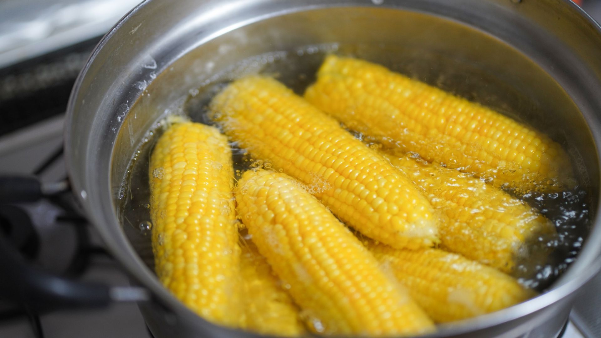 ngo-chua-nhieu-chat-dinh-duong-quan-trong