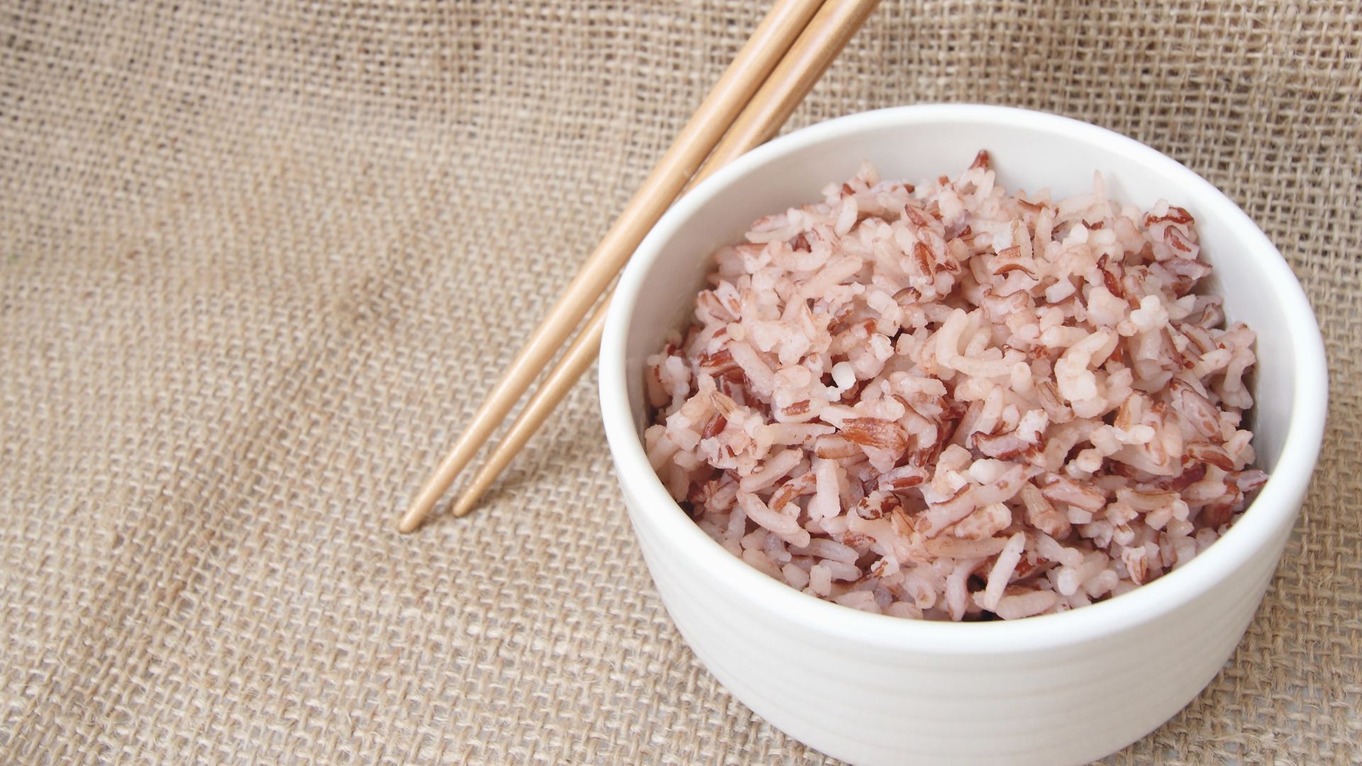 nen-an-com-gao-lut-thay-com-gao-trang