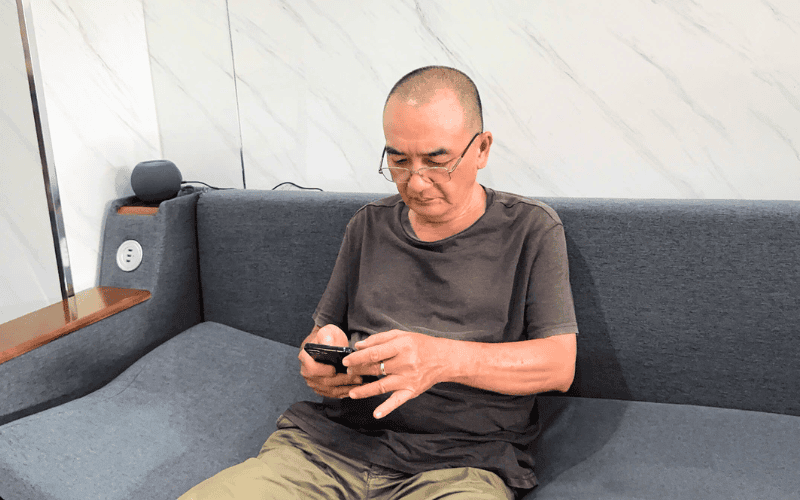 Chẳng ngại công nghệ dù đã lớn tuổi.png