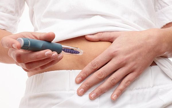 Uống thuốc hay tiêm insulin chữa tiểu đường.jpg